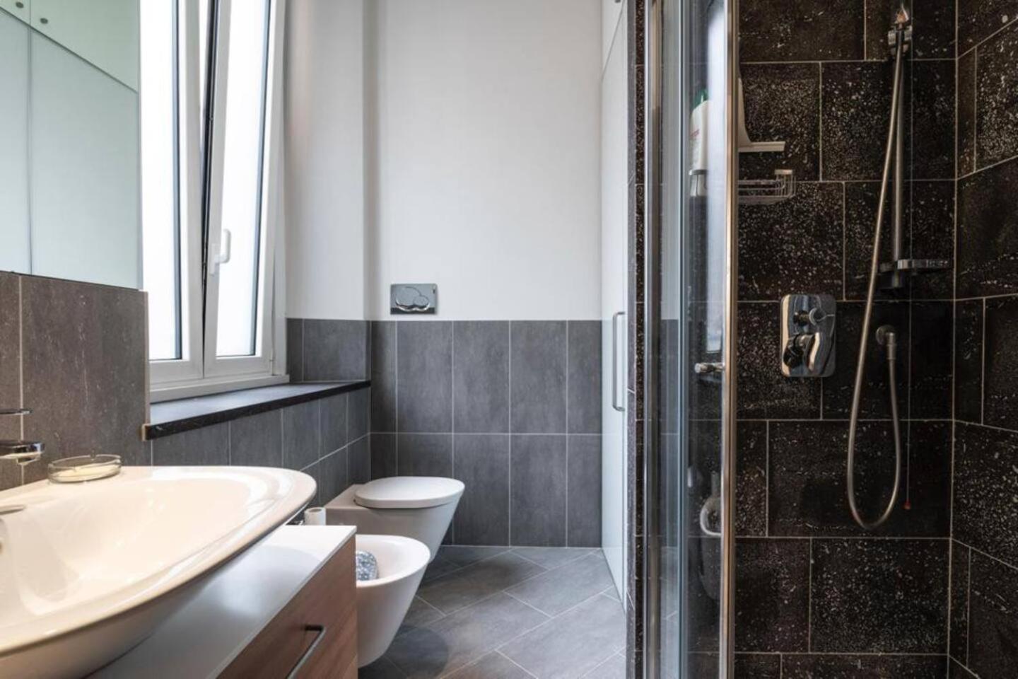 Real Jewel In Milano Cadorna Lägenhet Exteriör bild