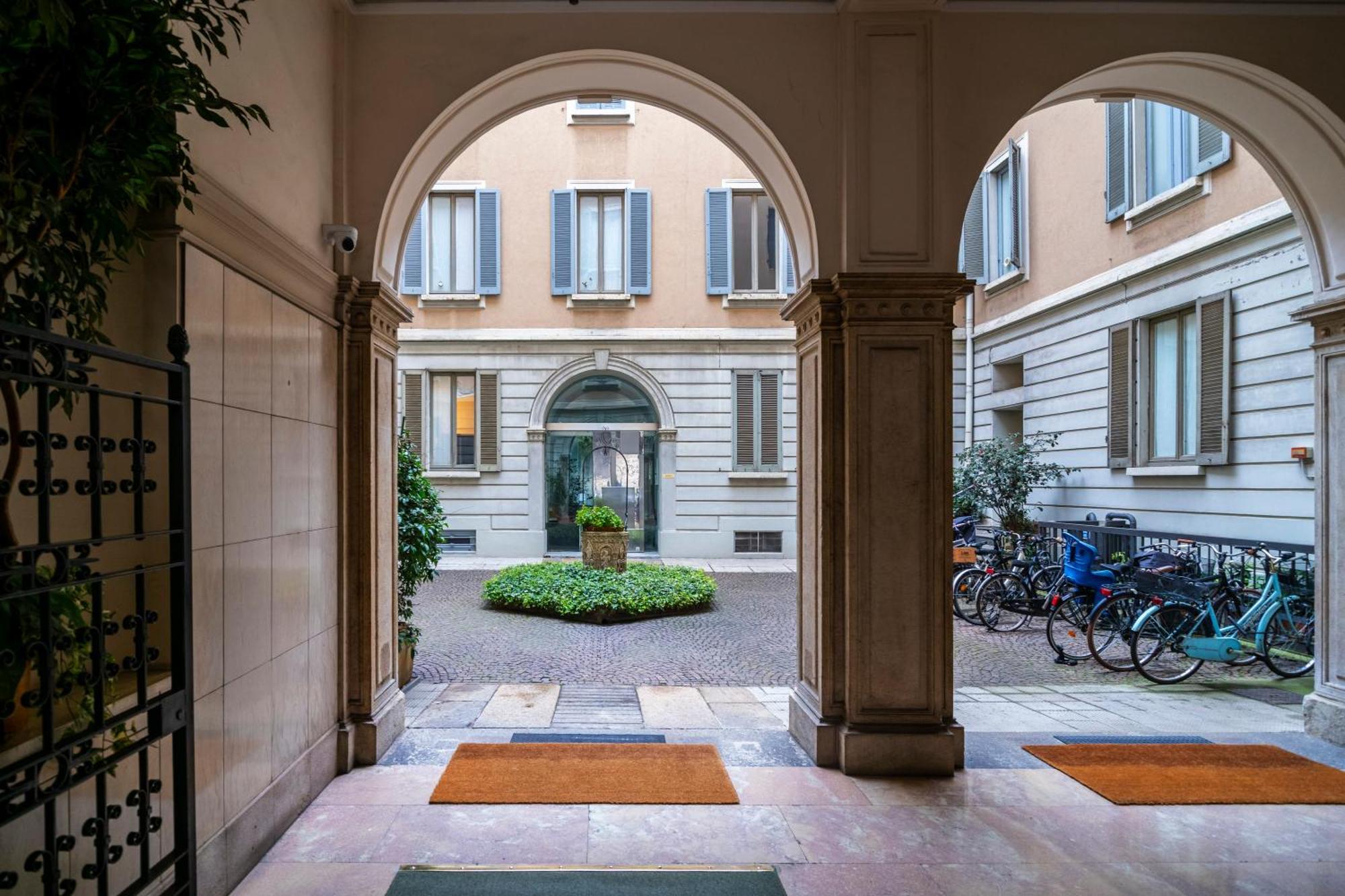 Real Jewel In Milano Cadorna Lägenhet Exteriör bild