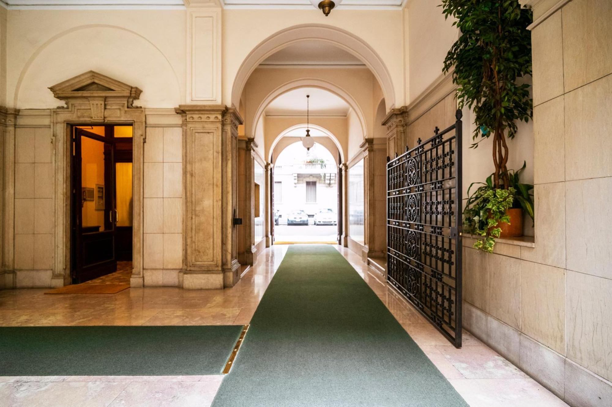 Real Jewel In Milano Cadorna Lägenhet Exteriör bild